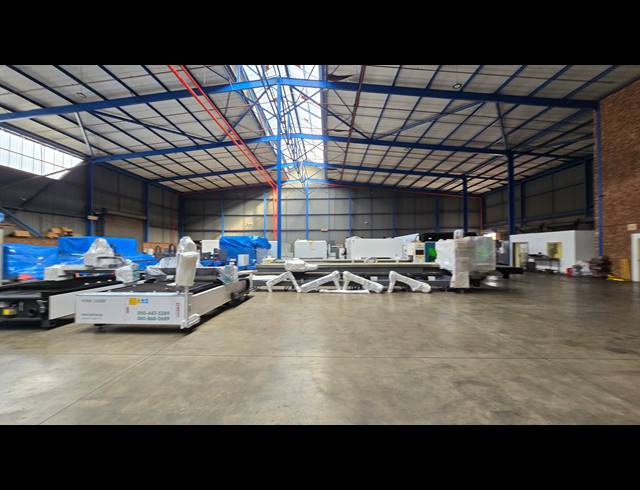 2,170M² WAREHOUSE TO LET IN SPARTAN